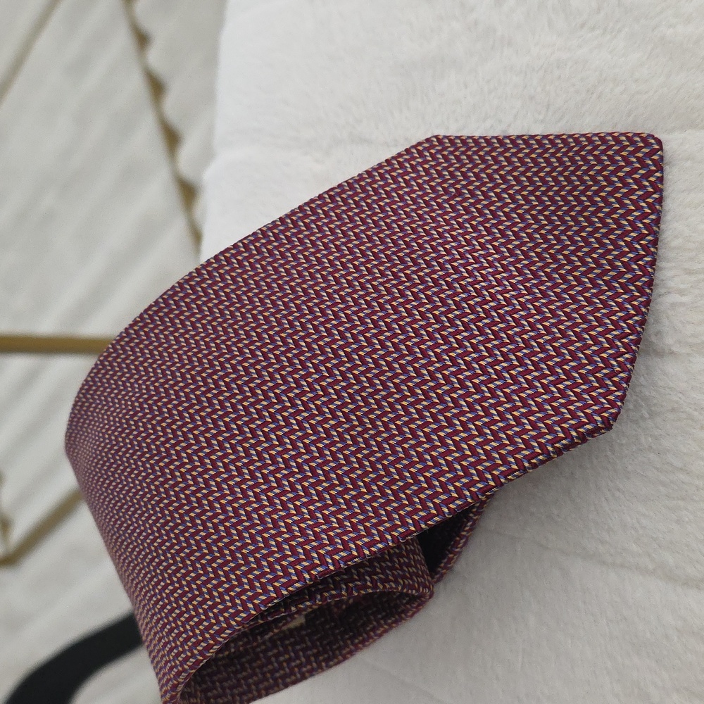 Drake's Hand Made Silk Tie - Wine Color - Like Burgundy